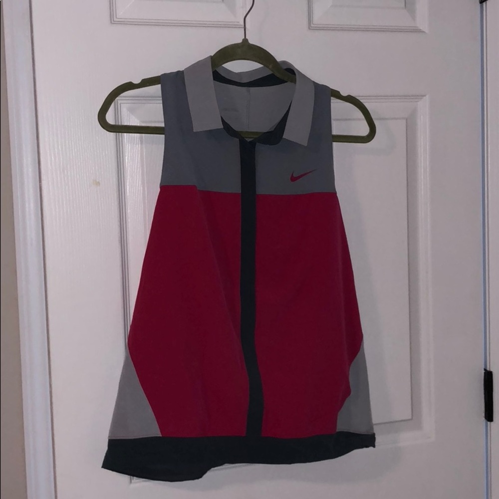 Women’s Nike tennis top